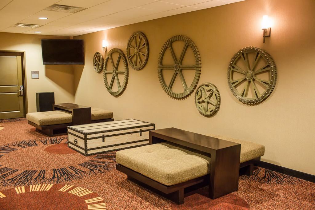 Teddy'S Residential Suites Watford City 외부 사진