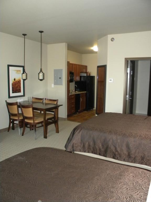 Teddy'S Residential Suites Watford City 외부 사진