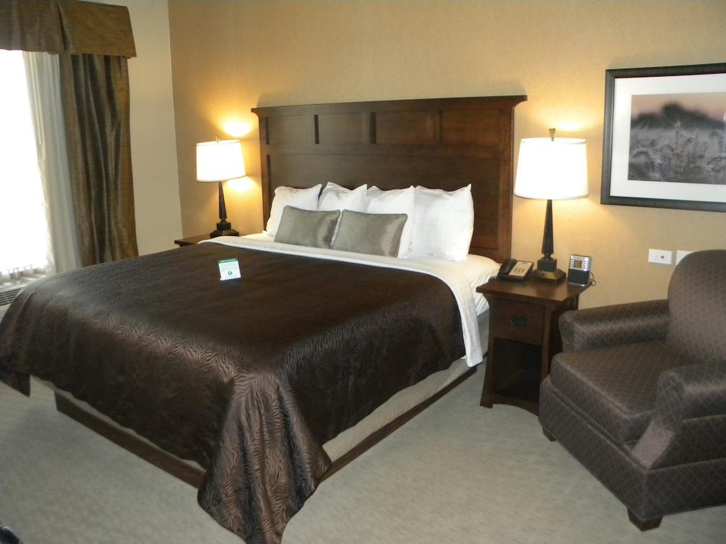 Teddy'S Residential Suites Watford City 외부 사진