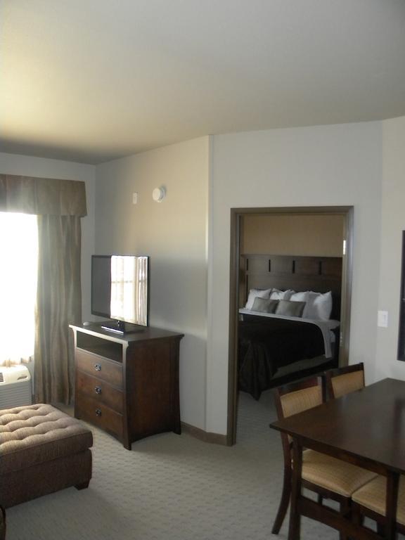 Teddy'S Residential Suites Watford City 외부 사진