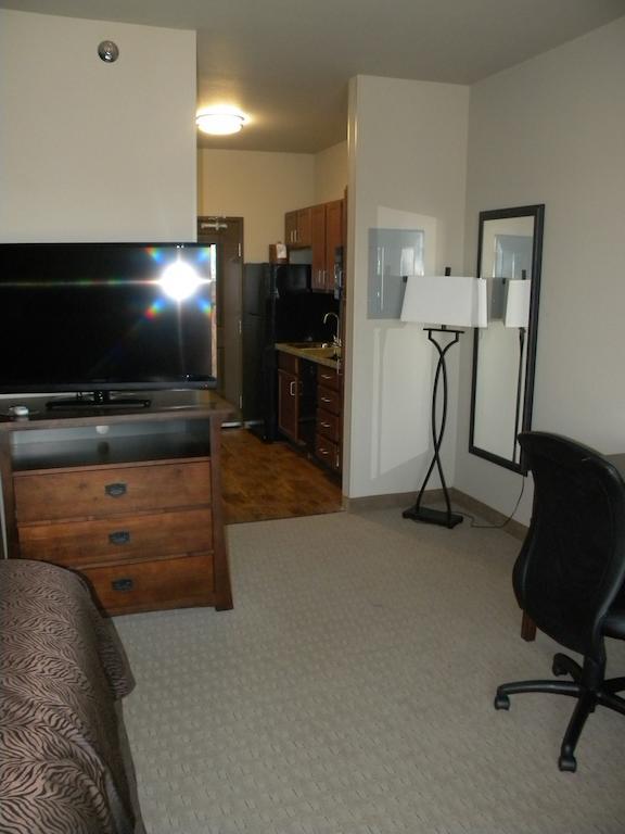Teddy'S Residential Suites Watford City 외부 사진