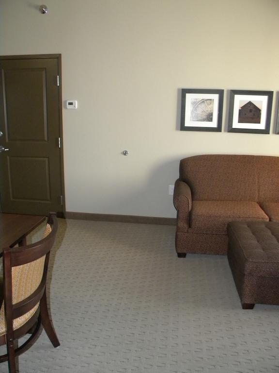 Teddy'S Residential Suites Watford City 외부 사진