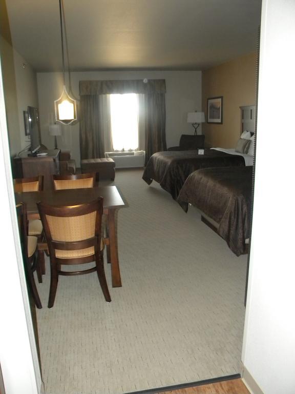 Teddy'S Residential Suites Watford City 외부 사진