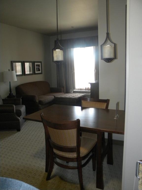 Teddy'S Residential Suites Watford City 외부 사진