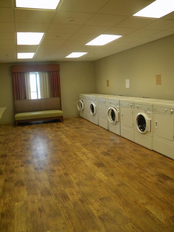 Teddy'S Residential Suites Watford City 외부 사진