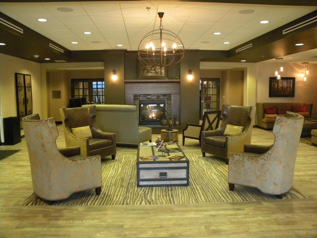 Teddy'S Residential Suites Watford City 외부 사진