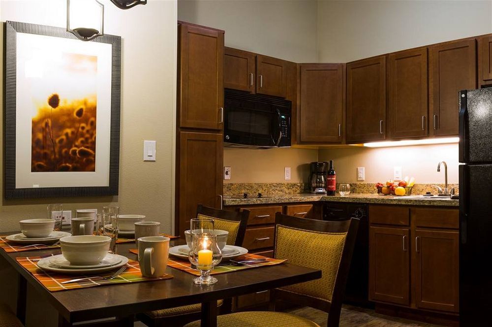Teddy'S Residential Suites Watford City 외부 사진