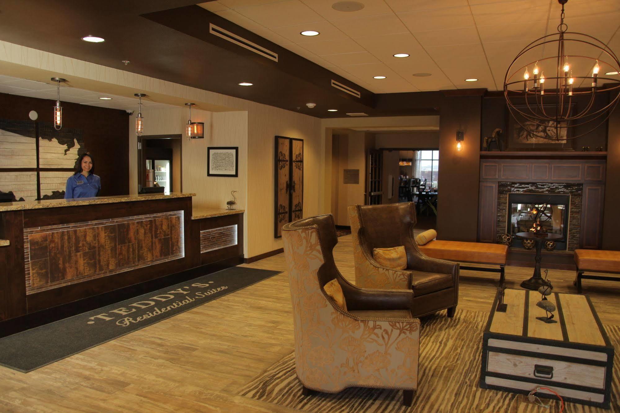 Teddy'S Residential Suites Watford City 외부 사진
