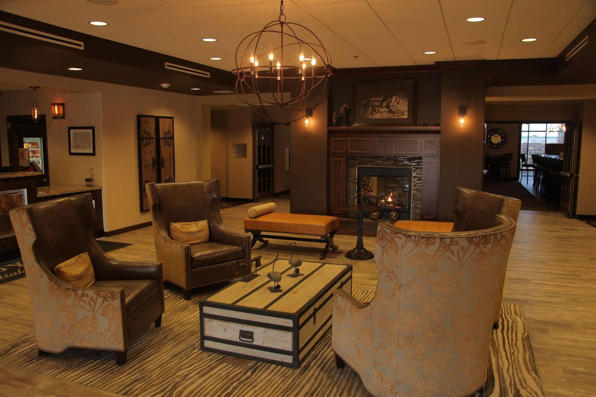 Teddy'S Residential Suites Watford City 외부 사진