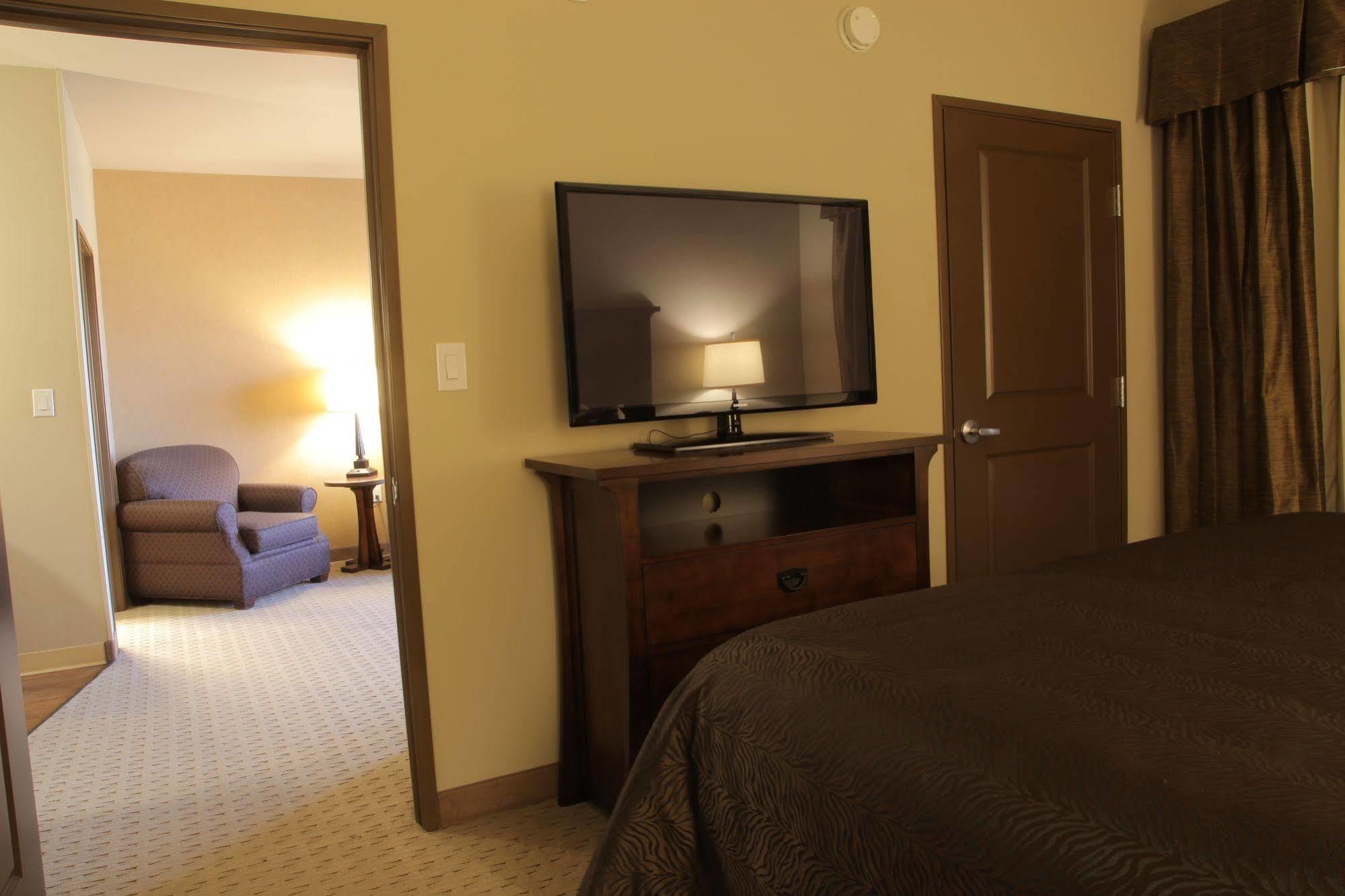 Teddy'S Residential Suites Watford City 외부 사진