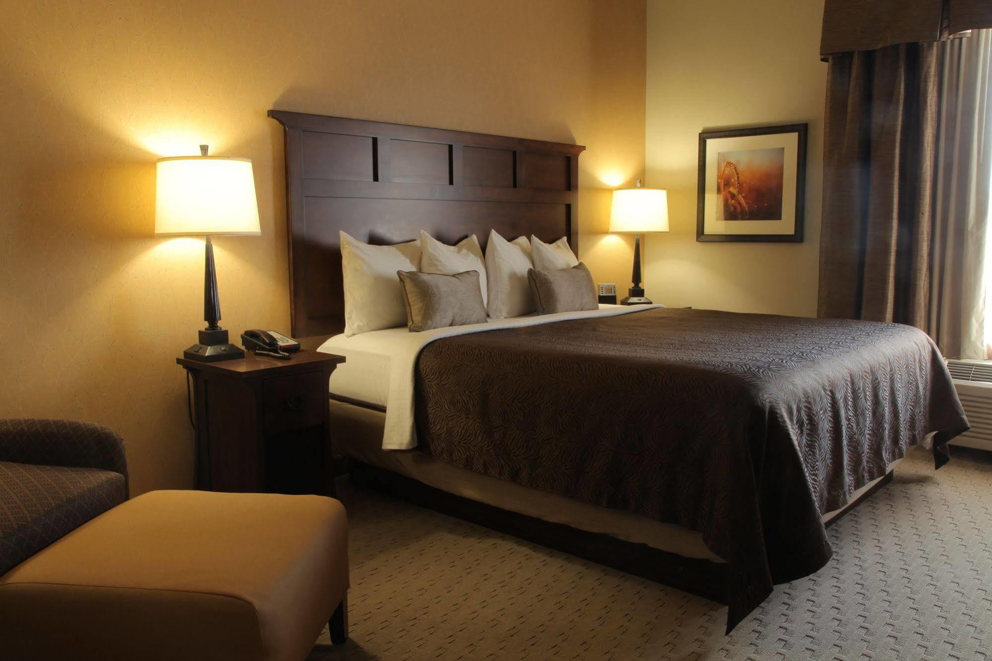 Teddy'S Residential Suites Watford City 외부 사진
