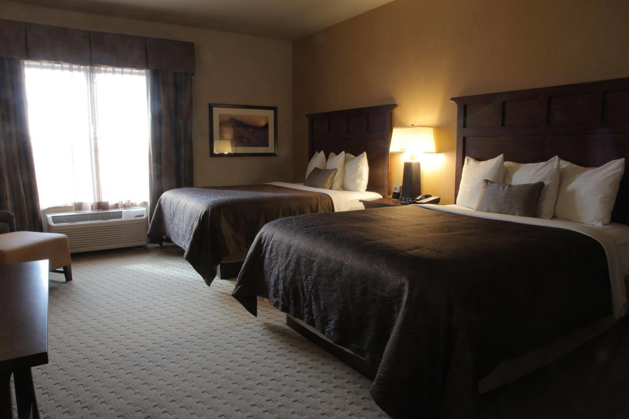 Teddy'S Residential Suites Watford City 외부 사진